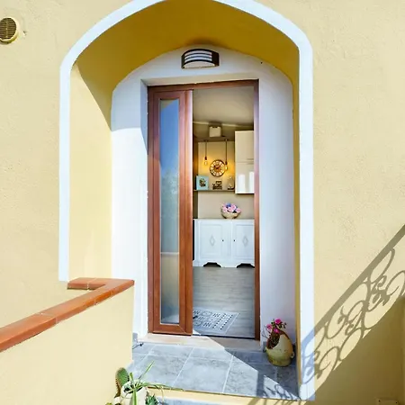 Residenza La Ferula Apartrooms Guest house